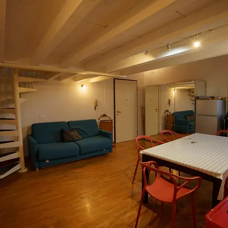 Lovely & Quite One Bedroom Near Piazza Santo Spirito Lägenhet *