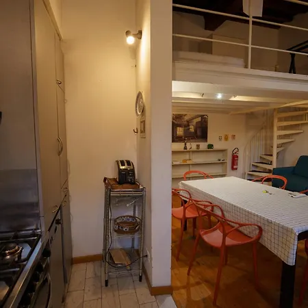 Lovely & Quite One Bedroom Near Piazza Santo Spirito Lägenhet