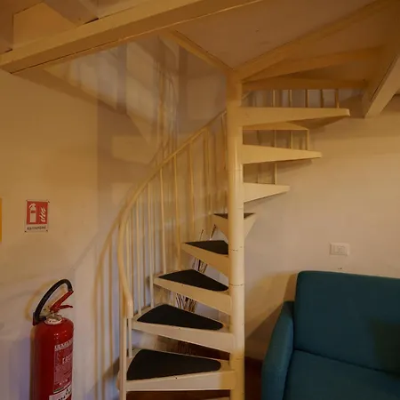 Lovely & Quite One Bedroom Near Piazza Santo Spirito Lägenhet *