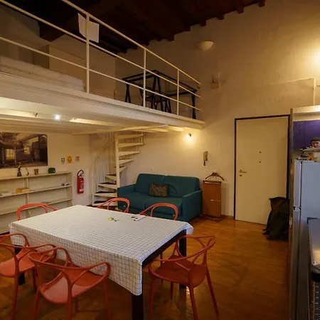 Lovely & Quite One Bedroom Near Piazza Santo Spirito * Florens